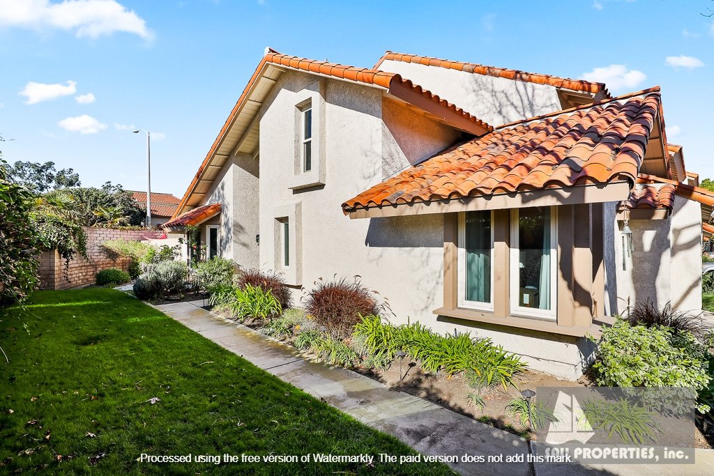 Beach townhome Vacation Rental with two car garage! property image