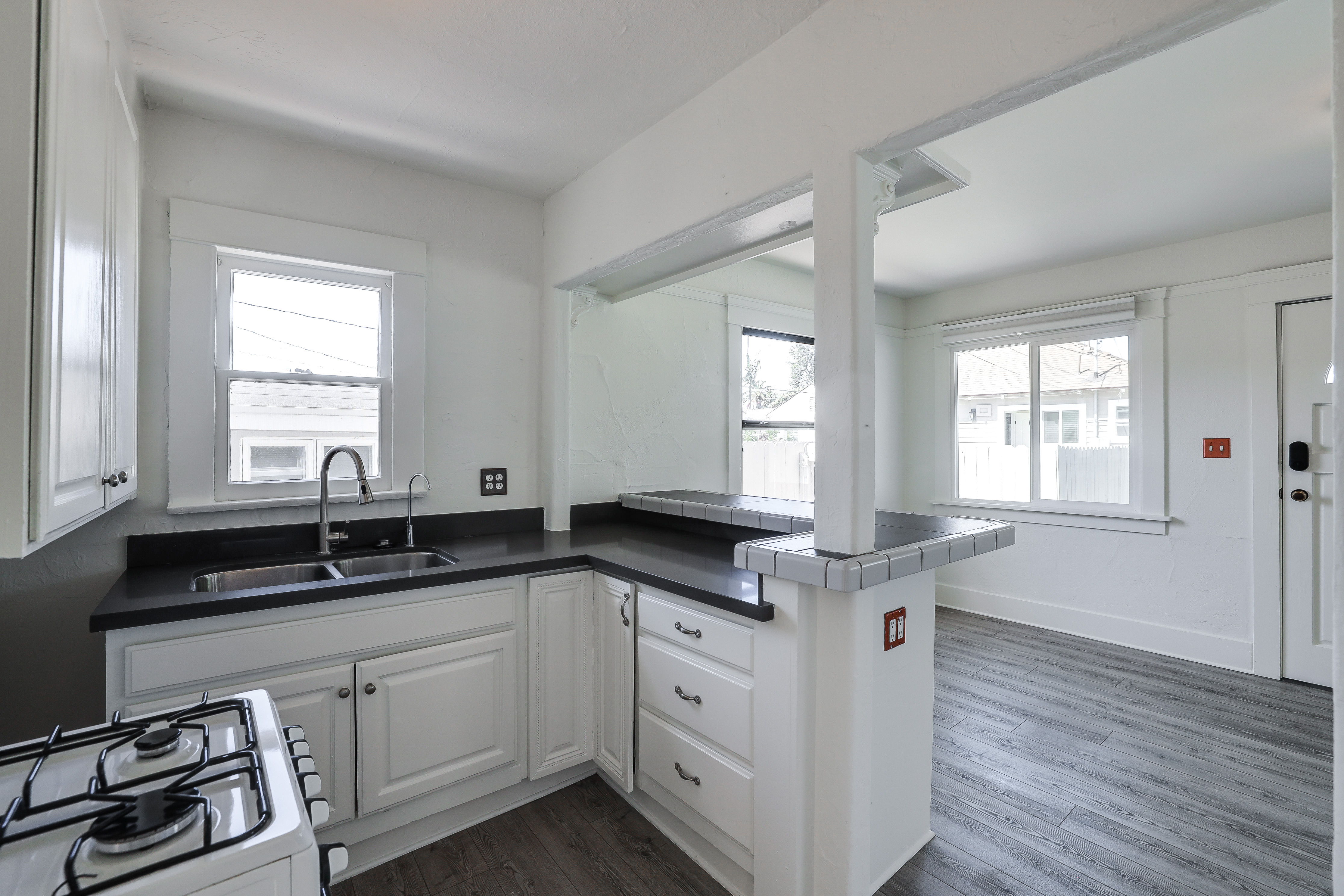 Investing in Oak View, Huntington Beach: A Guide for Landlords