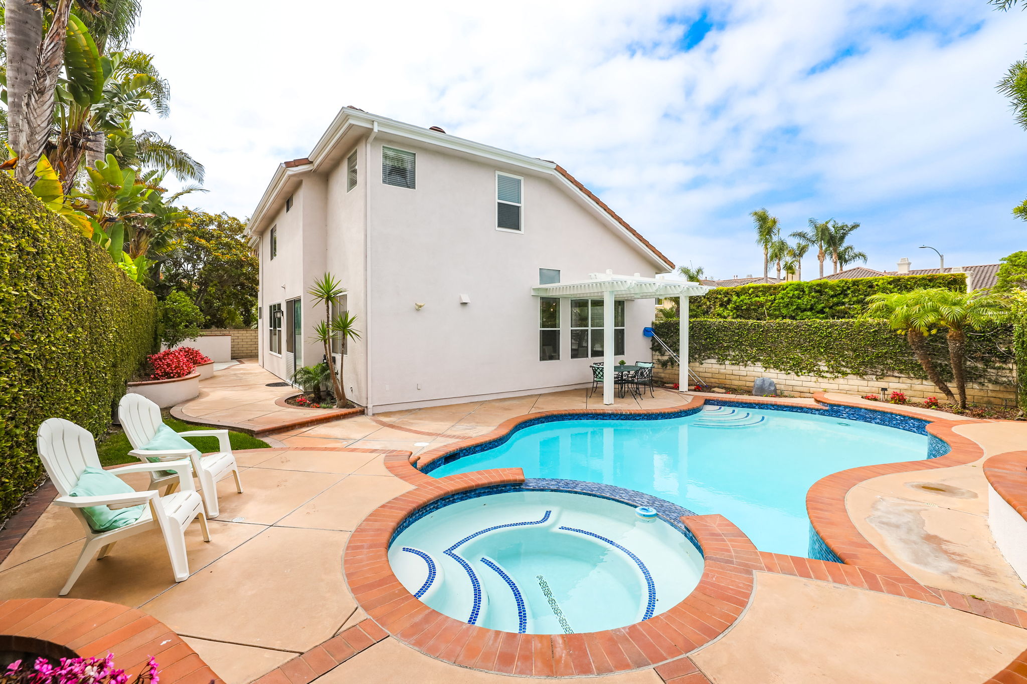 Legal Requirements for Renting Out a Home With a Pool in Orange County (Landlord Guide)